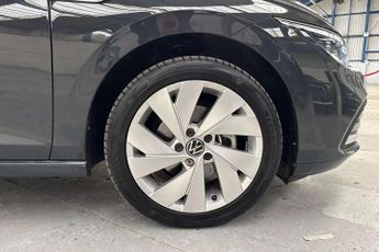 Volkswagen Golf 1.5 eTSI 150 Style 5dr DSG
