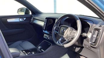 Volvo XC40 2.0 B3P Plus Dark 5dr Auto