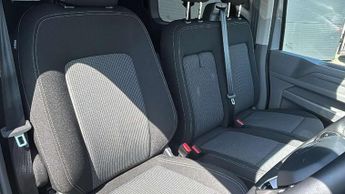 Volkswagen Transporter 2.0 TDI 150 Commerce Pro Kombi Van Auto