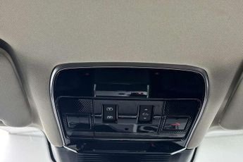 Land Rover Range Rover 3.0 D300 SE 4dr Auto