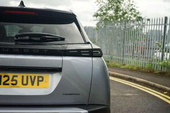 Peugeot 2008 1.2 Hybrid 136 GT 5dr e-DSC6