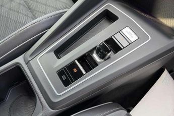Volkswagen Golf 1.5 eTSI 150 R-Line 5dr DSG