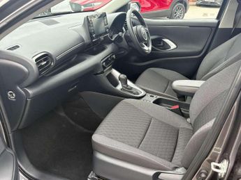 Toyota Yaris 1.5 Hybrid Icon 5dr CVT