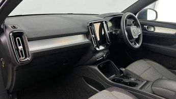 Volvo XC40 2.0 B3P Core 5dr Auto