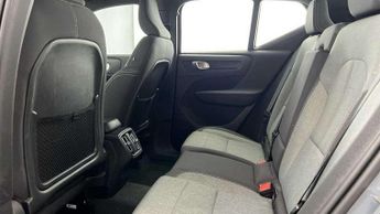 Volvo XC40 2.0 B3P Core 5dr Auto