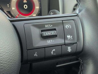 Nissan Qashqai 1.3 DiG-T MH 158 N-Connecta 5dr Xtronic