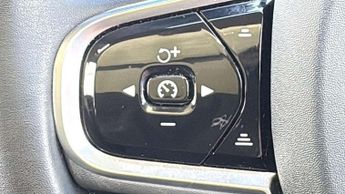 Volvo XC90 2.0 B6P Ultimate Dark 5dr AWD Geartronic