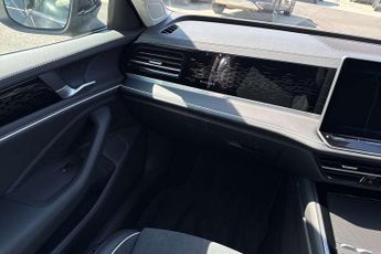 Volkswagen Passat 1.5 TSI eHybrid Elegance 5dr DSG