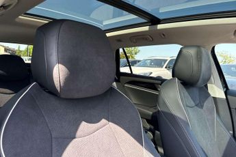 Volkswagen Passat 1.5 TSI eHybrid Elegance 5dr DSG