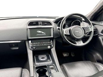 Jaguar F-Pace 2.0d R-Sport Black Edition 5dr Auto AWD