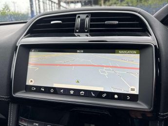 Jaguar F-Pace 2.0d R-Sport Black Edition 5dr Auto AWD