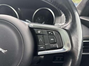Jaguar F-Pace 2.0d R-Sport Black Edition 5dr Auto AWD