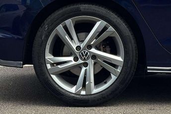 Volkswagen Golf 1.5 eTSI 150 R-Line 5dr DSG