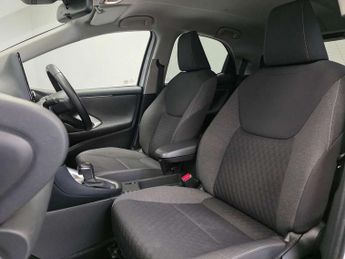Toyota Yaris 1.5 Hybrid Design 5dr CVT