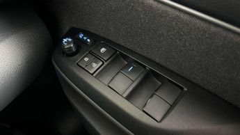 Toyota Yaris 1.5 Hybrid Dynamic 5dr CVT