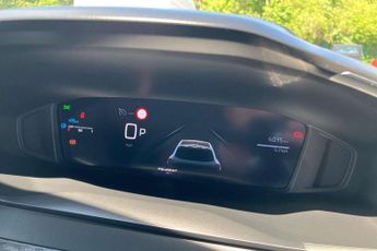 Peugeot 208 1.2 Hybrid 100 Allure 5dr e-DSC6