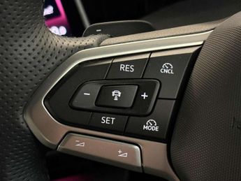 Volkswagen Golf 1.5 eTSI 150 R-Line 5dr DSG