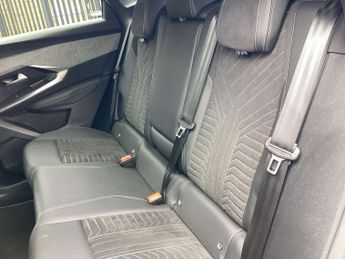 Peugeot 3008 1.2 Hybrid 136 GT 5dr e-DSC6