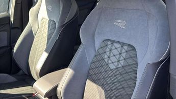 Volkswagen Golf 1.5 eTSI 150 R-Line 5dr DSG
