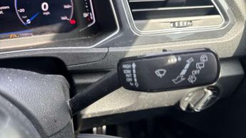 Volkswagen T-Roc 2.0 TDI SEL 5dr DSG