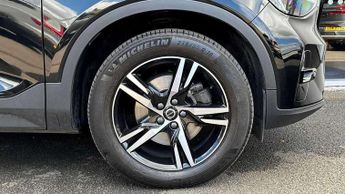 Volvo XC40 2.0 B3P Plus Dark 5dr Auto