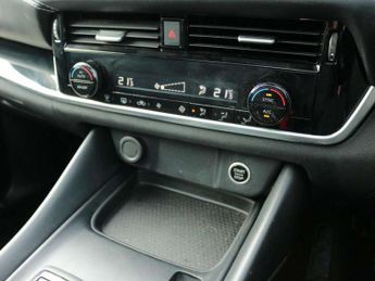 Nissan Qashqai 1.3 DiG-T MH 158 N-Connecta 5dr Xtronic