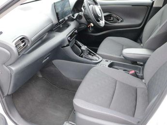 Toyota Yaris 1.5 Hybrid Design 5dr CVT