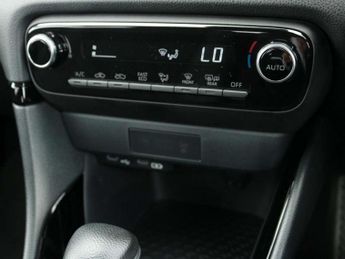 Toyota Yaris 1.5 Hybrid Design 5dr CVT