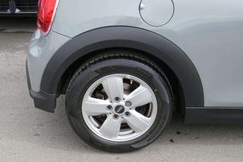 MINI Hatchback 1.5 Cooper Classic 3dr Auto