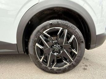 Peugeot 3008 1.2 Hybrid 136 Allure 5dr e-DSC6