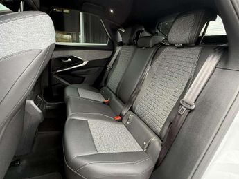 Peugeot 3008 1.2 Hybrid 136 Allure 5dr e-DSC6