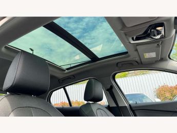 BMW 1 Series 118i [136] SE 5dr Step Auto [Live Cockpit Pro]