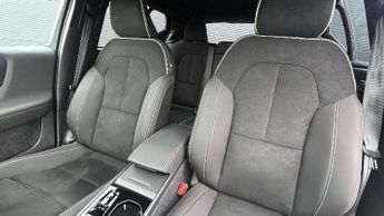 Volvo XC40 2.0 B4P Plus Pro Black Edition 5dr Auto