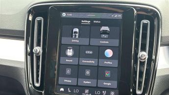 Volvo XC40 2.0 B4P Plus Pro Black Edition 5dr Auto