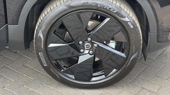 Volvo XC40 2.0 B4P Plus Pro Black Edition 5dr Auto