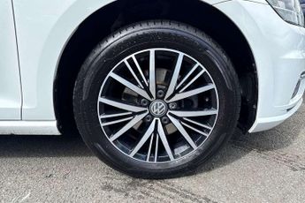 Volkswagen Golf 2.0 TDI SE 5dr DSG [Nav]
