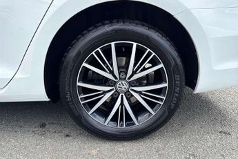 Volkswagen Golf 2.0 TDI SE 5dr DSG [Nav]
