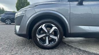 Nissan Qashqai 1.3 DiG-T MH 158 N-Connecta 5dr Xtronic