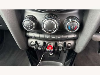 MINI Hatchback 1.5 Cooper Classic 3dr Auto