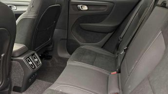 Volvo XC40 2.0 B4P Plus Dark 5dr Auto