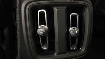 Volvo XC40 2.0 B4P Plus Dark 5dr Auto
