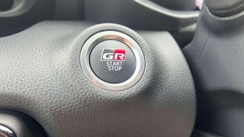 Toyota Yaris 1.5 Hybrid GR Sport 5dr CVT