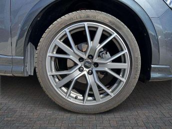Audi Q3 35 TFSI Black Edition 5dr S Tronic [20" Alloy]