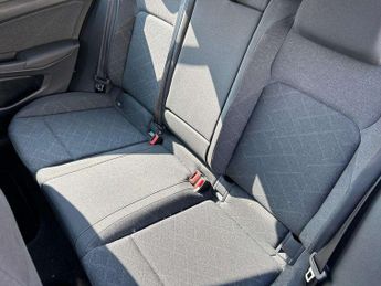 Volkswagen Golf 1.0 eTSI Life 5dr DSG
