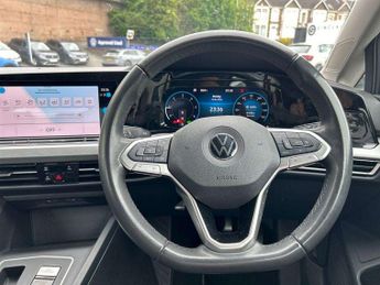 Volkswagen Golf 2.0 TDI Life 5dr DSG