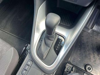 Toyota Yaris 1.5 Hybrid Design 5dr CVT
