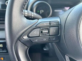 Toyota Yaris 1.5 Hybrid Design 5dr CVT