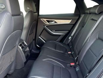 Jaguar F-Pace 2.0 P400e R-Dynamic S 5dr Auto AWD