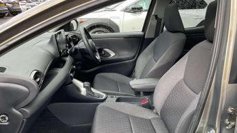 Toyota Yaris 1.5 Hybrid Design 5dr CVT