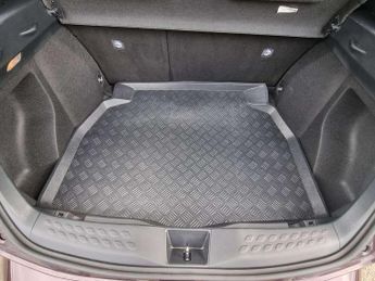 Toyota C-HR 1.8 Hybrid Design 5dr CVT